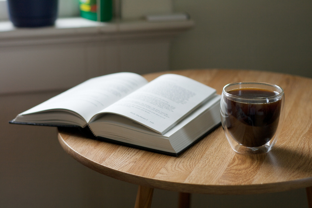Way on the table. Столик с книгами. Книга на столе офис. Закрытая книга на офисном столе. Book on the Table.